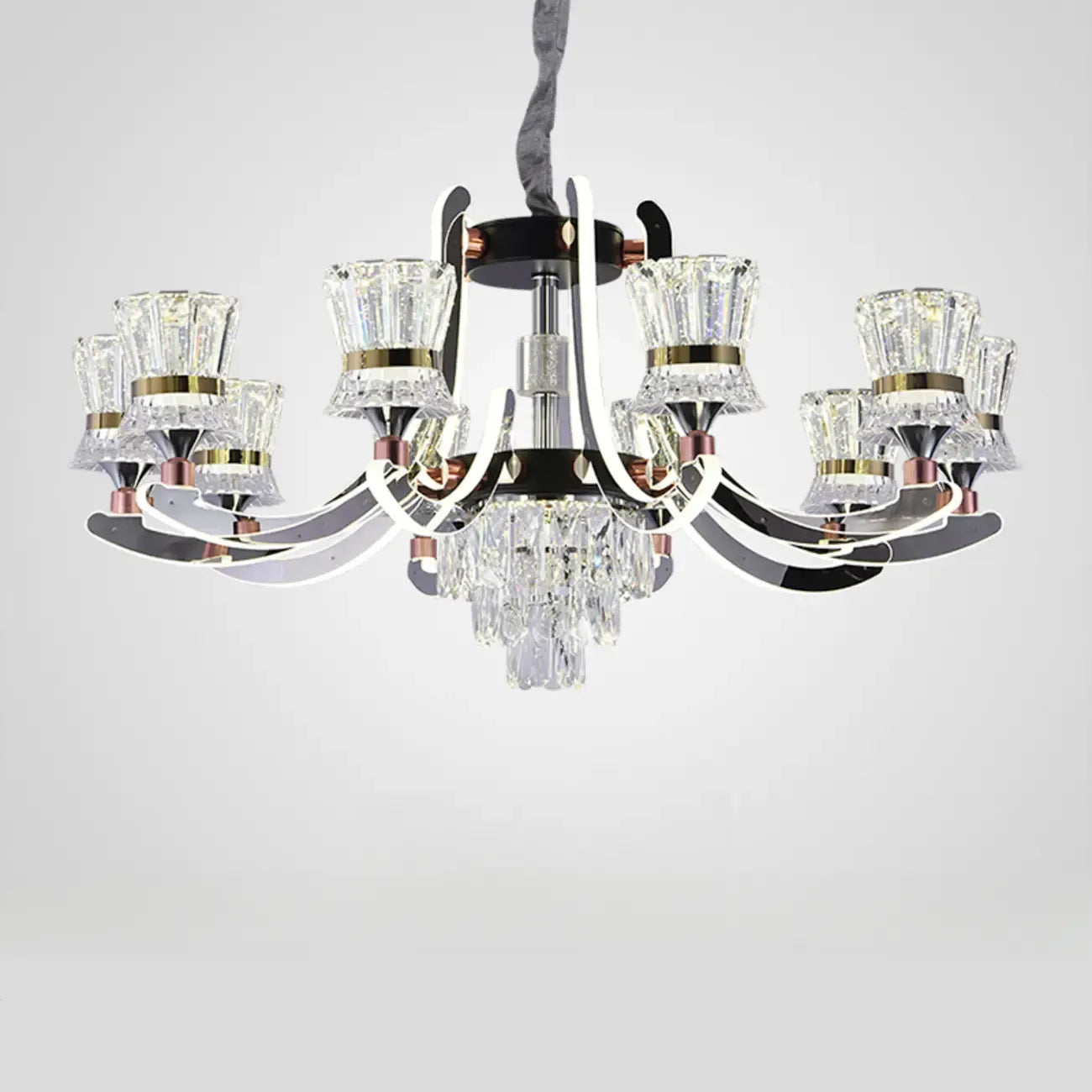 Lustre moderne à plusieurs niveaux en cristal chromé de luxe avec éclairage LED à intensité variable