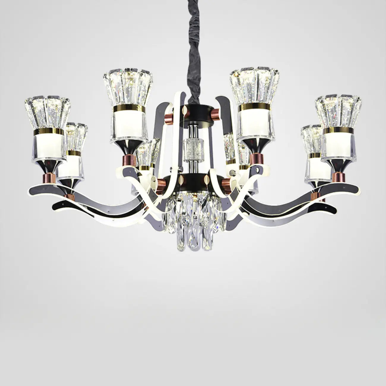 Lustre moderne à plusieurs niveaux en cristal chromé de luxe avec éclairage LED à intensité variable
