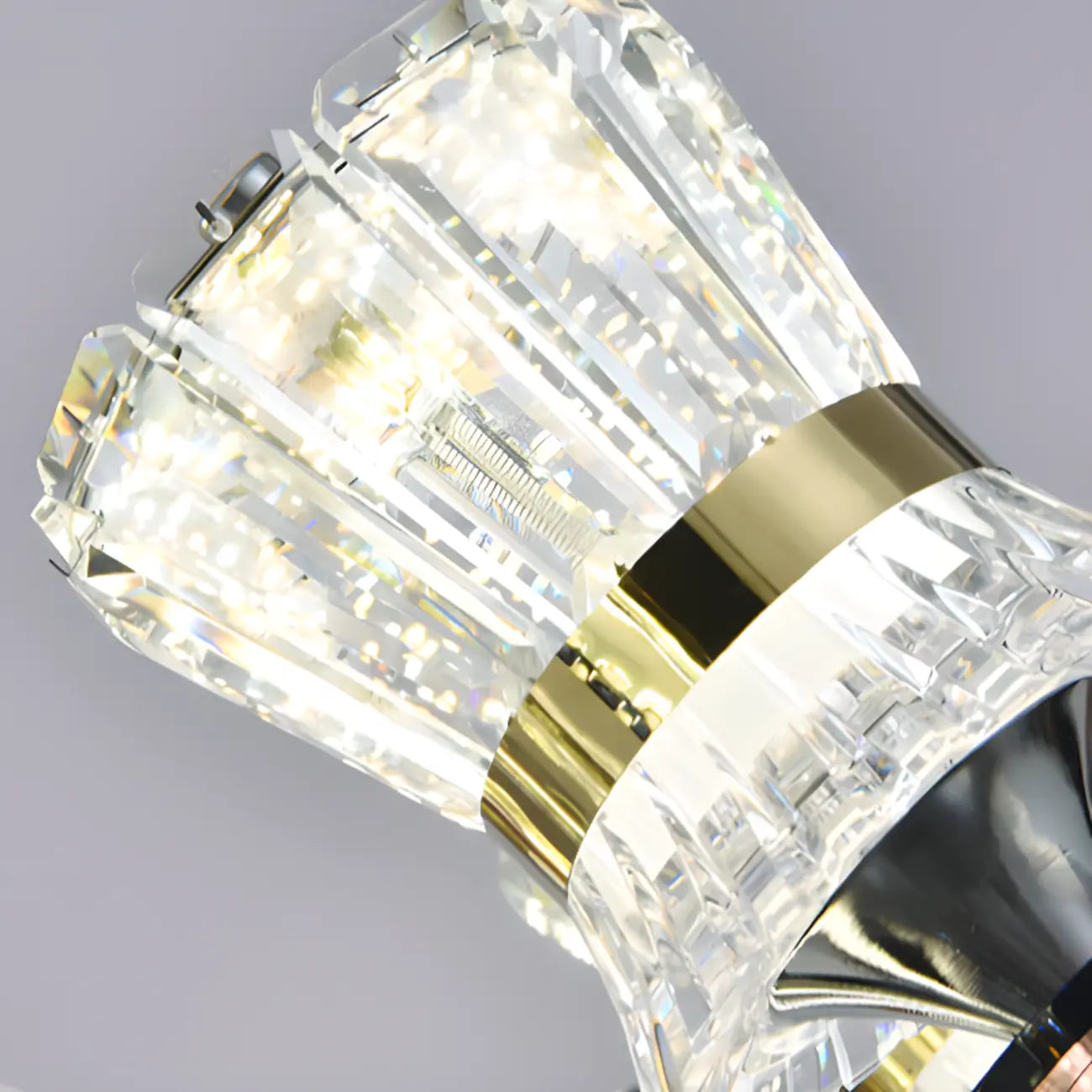 Lustre moderne à plusieurs niveaux en cristal chromé de luxe avec éclairage LED à intensité variable