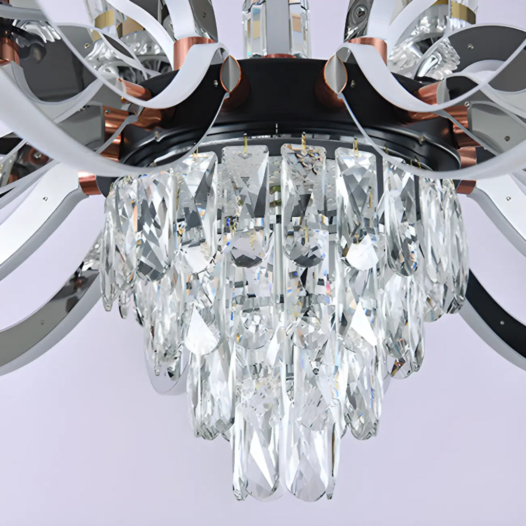 Lustre moderne à plusieurs niveaux en cristal chromé de luxe avec éclairage LED à intensité variable