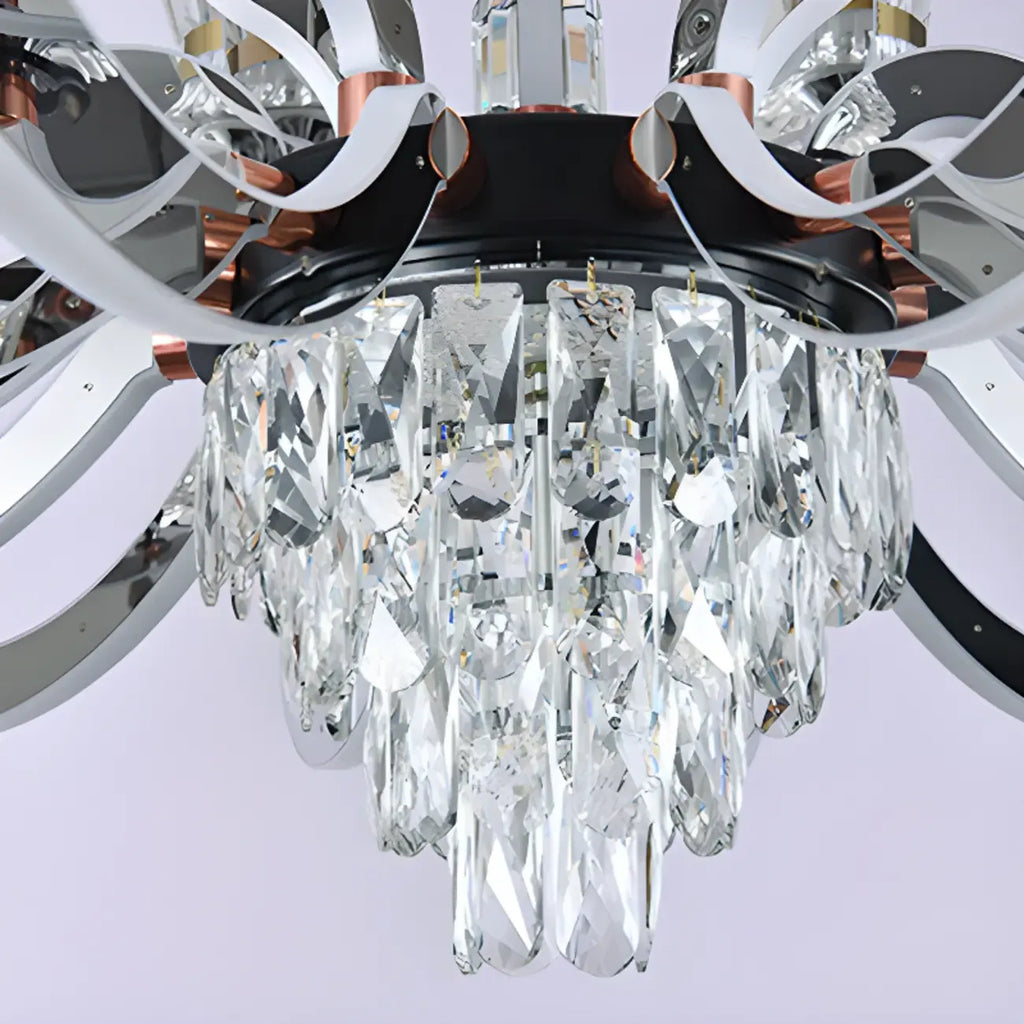 Lustre moderne à plusieurs niveaux en cristal chromé de luxe avec éclairage LED à intensité variable