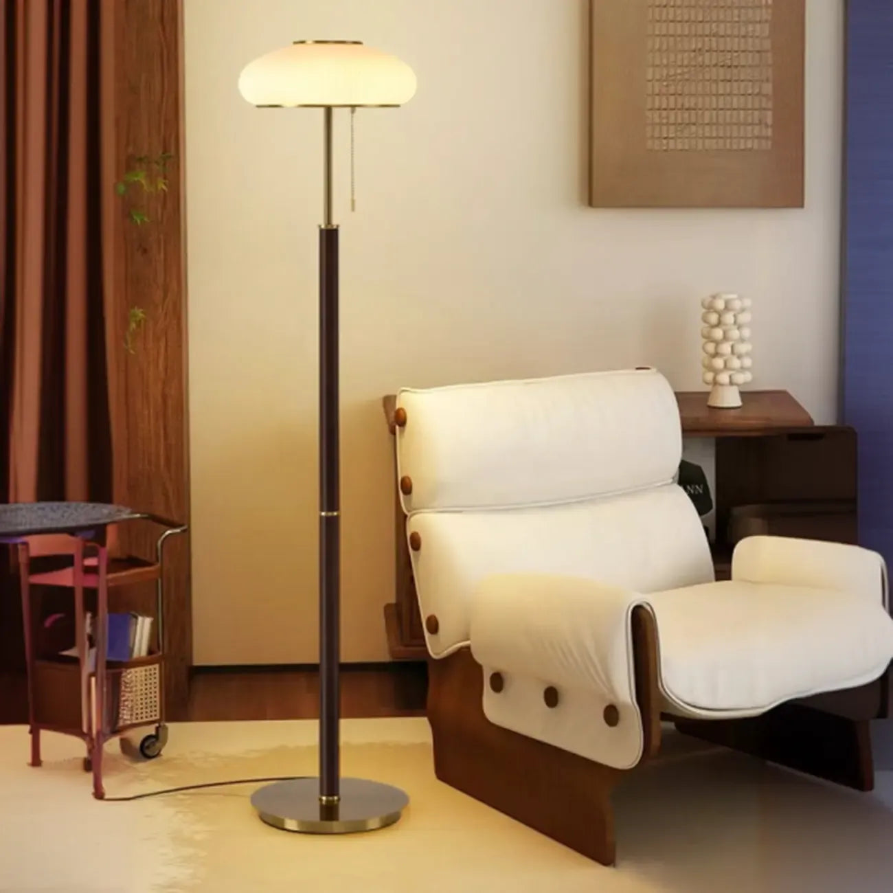 Lampadaire moderne à 3 lumières en noyer avec abat-jour en verre