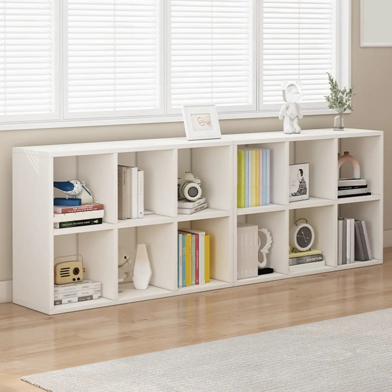 Bibliothèque basse minimaliste en bois blanc/naturel