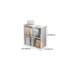 Bibliothèque horizontale cubique en bois blanc décontracté