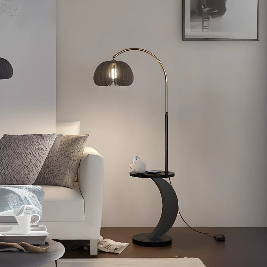 Lampadaire LED géométrique ivoire en forme d'arc avec étagère de rangement pour intérieur