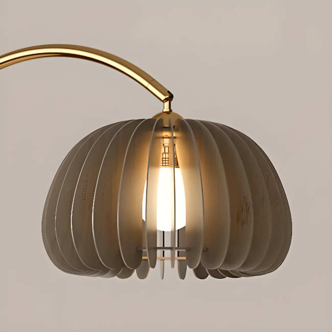 Lampadaire LED géométrique ivoire en forme d'arc avec étagère de rangement pour intérieur