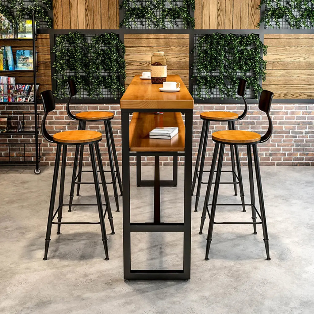 Tables de bar modernes en bois marron, métal et étagère traîneau avec repose-pieds