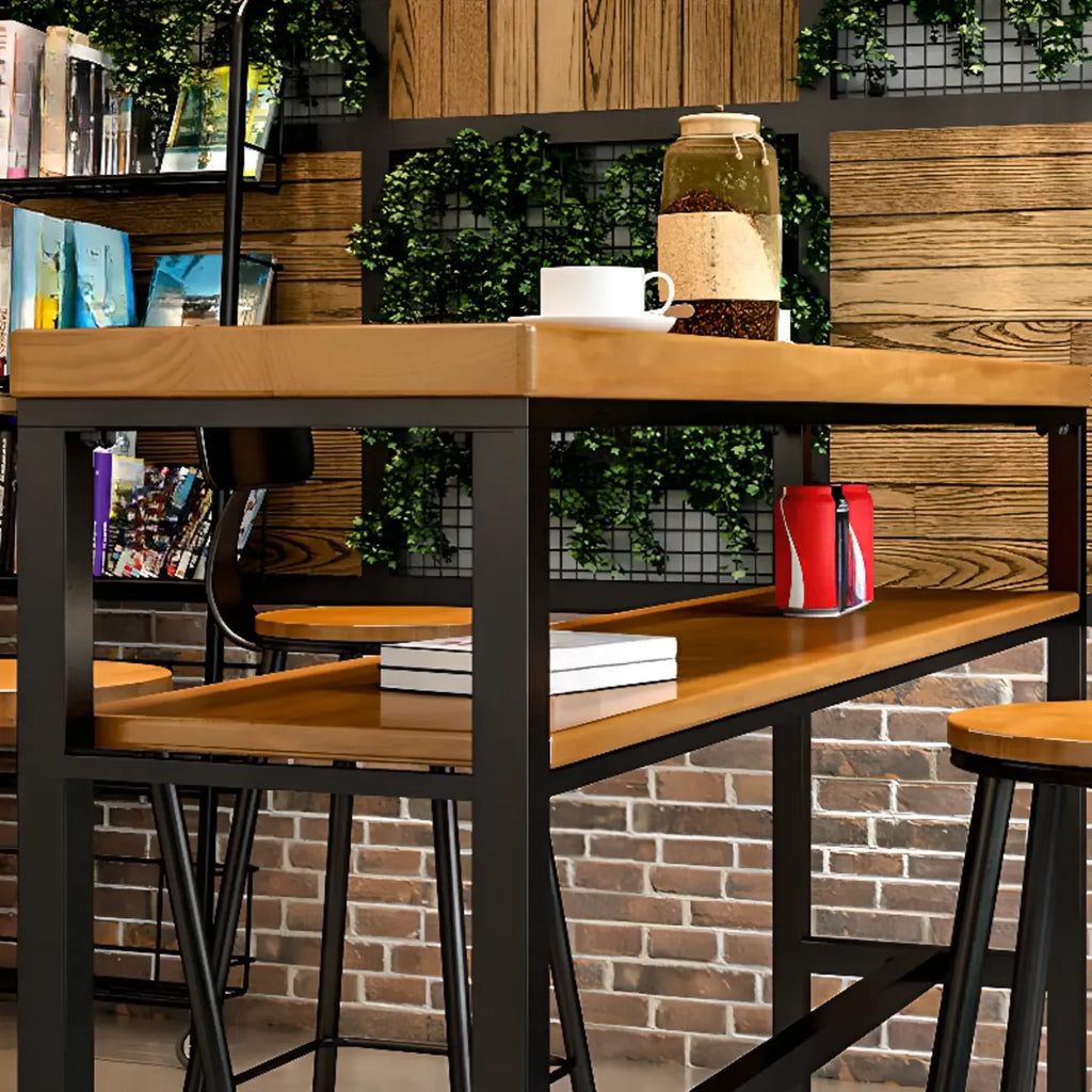 Tables de bar modernes en bois marron, métal et étagère traîneau avec repose-pieds