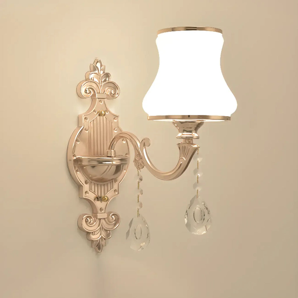 Applique murale miniature en or antique avec abat-jour en cristal géométrique