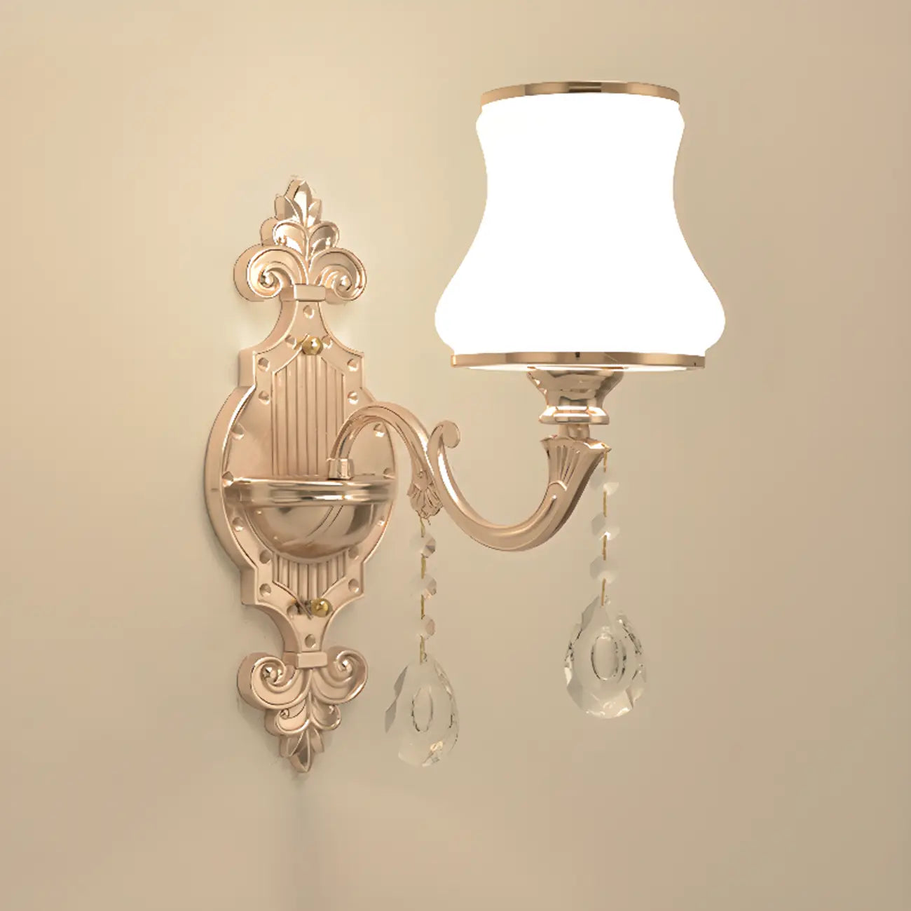Applique murale miniature en or antique avec abat-jour en cristal géométrique
