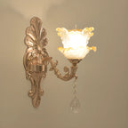 Applique murale miniature en or antique avec abat-jour en cristal géométrique