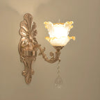 Applique murale miniature en or antique avec abat-jour en cristal géométrique