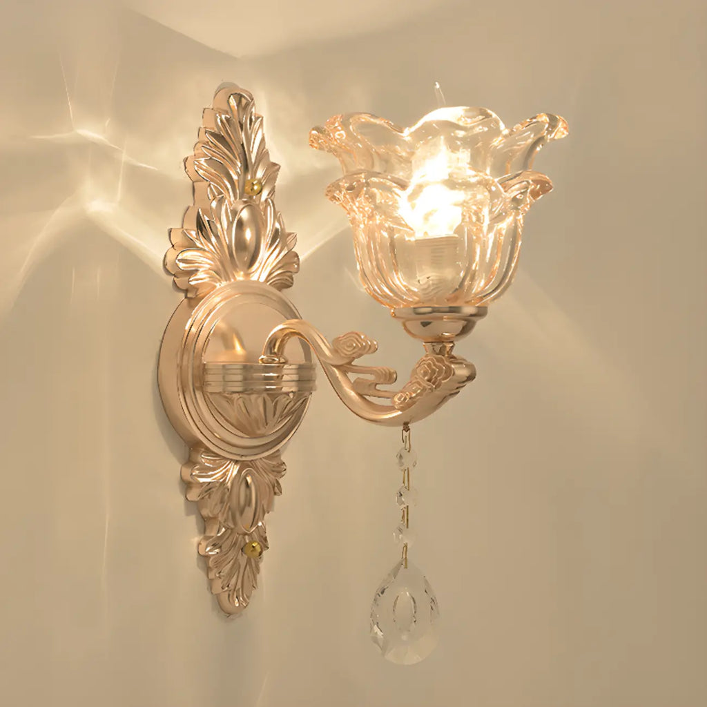 Applique murale miniature en or antique avec abat-jour en cristal géométrique