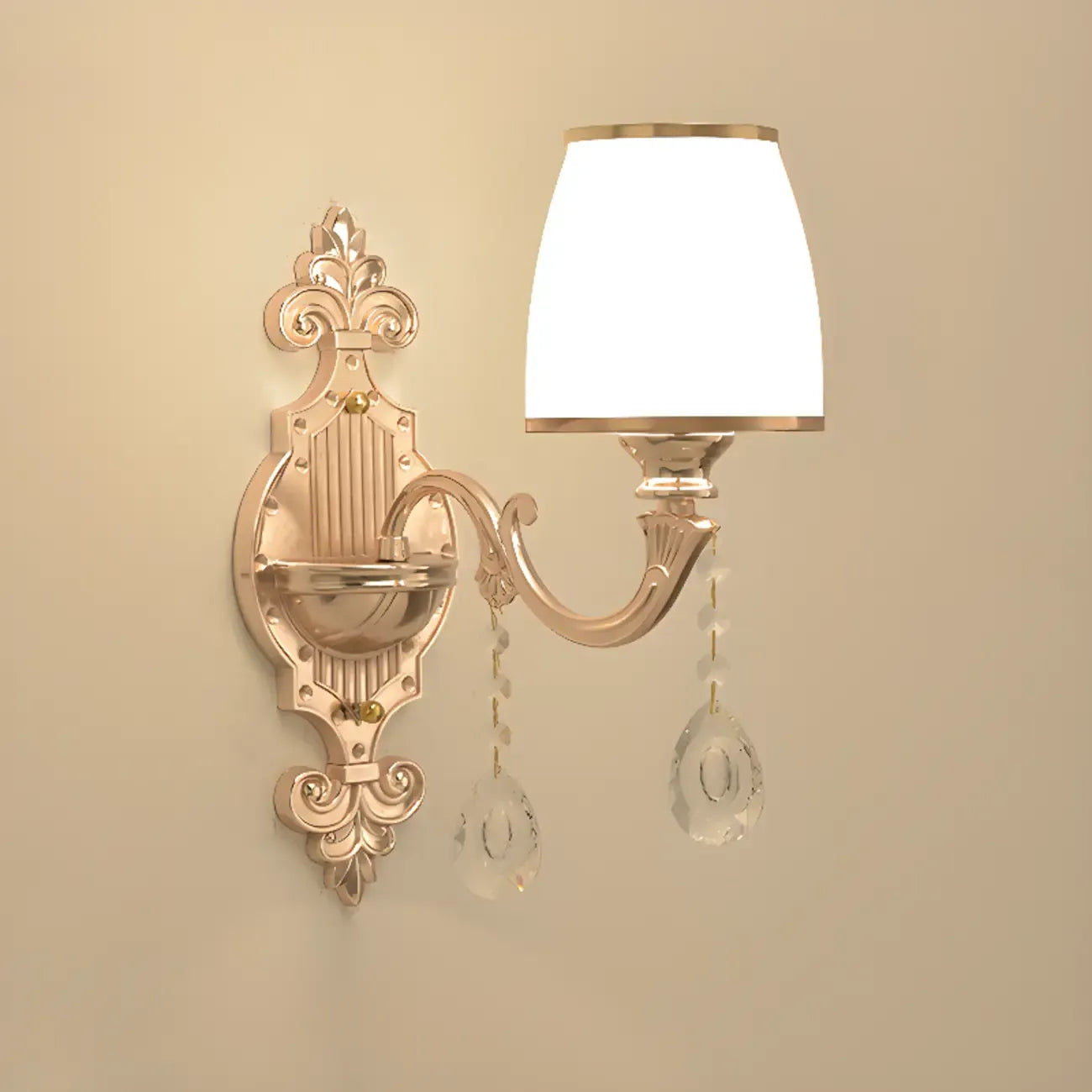 Applique murale miniature en or antique avec abat-jour en cristal géométrique