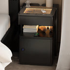 Table de chevet moderne avec tiroir et porte USB intégrés, plateau en verre noir et armoire