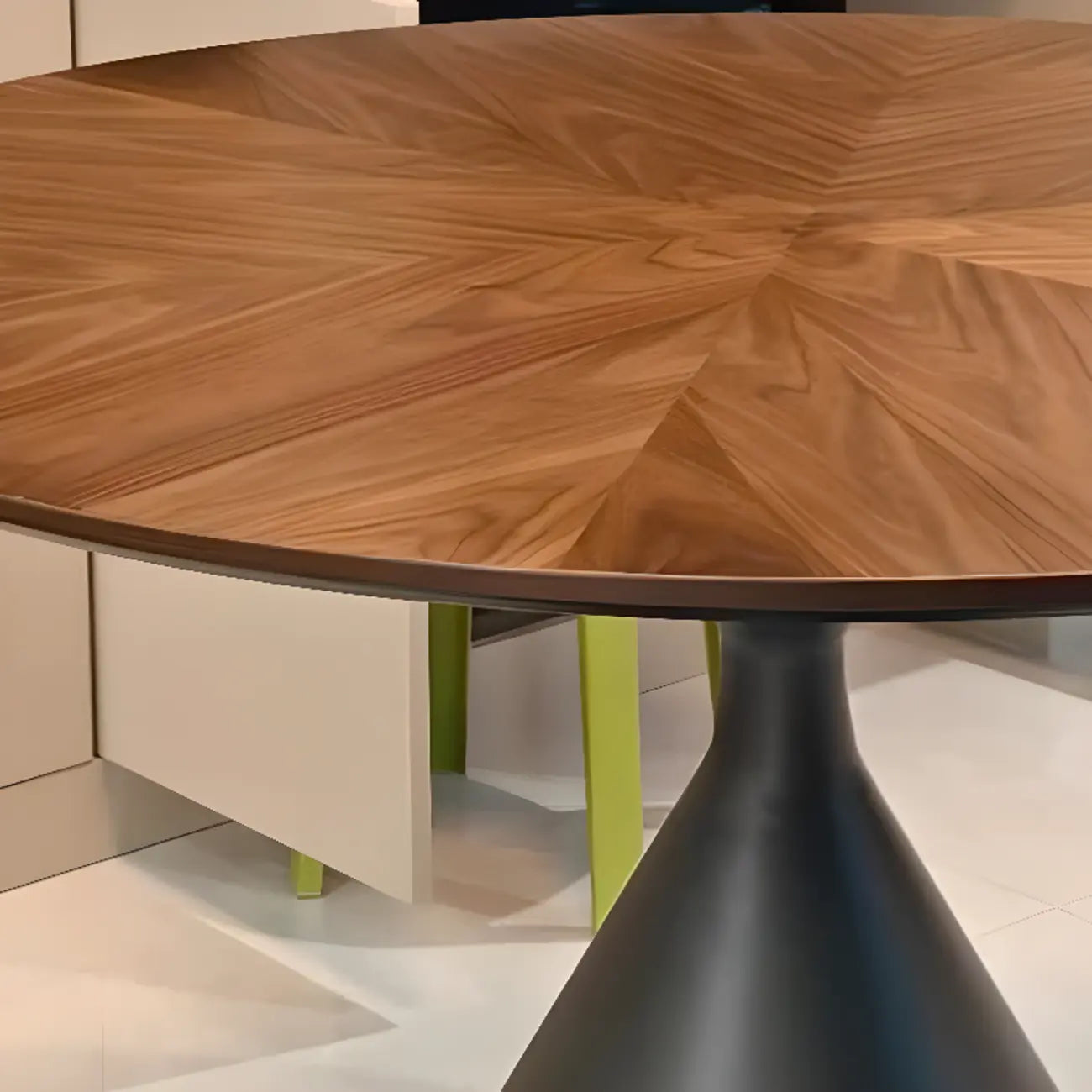 Table de salle à manger moderne ronde en bois brun avec piètement conique en métal