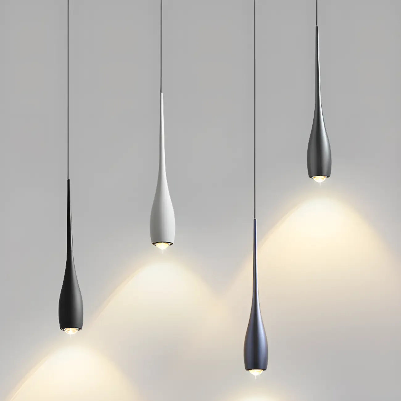 Suspension moderne à intensité variable en métal et acrylique au design épuré