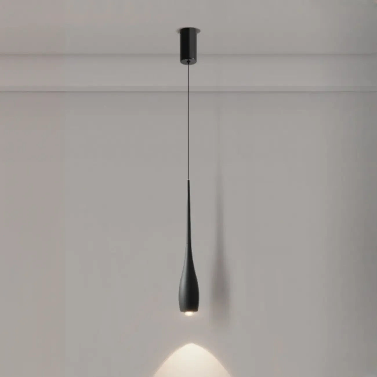Suspension moderne à intensité variable en métal et acrylique au design épuré