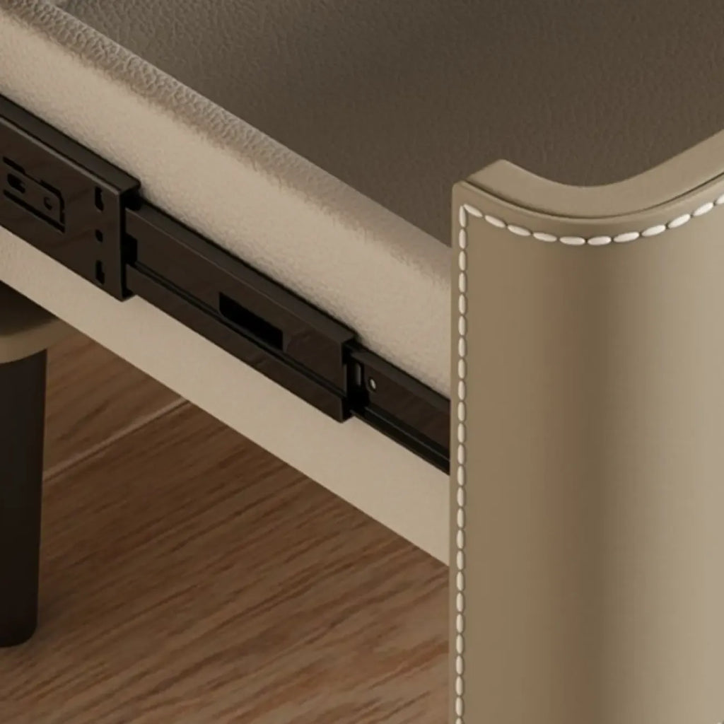 Table de chevet moderne à deux tiroirs arrondis avec plateau en simili marbre et revêtement en cuir