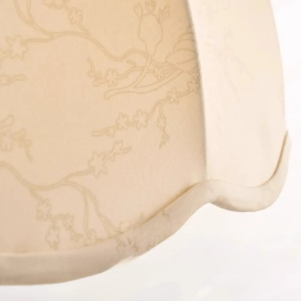 Suspension moderne en tissu beige à motif floral avec dôme