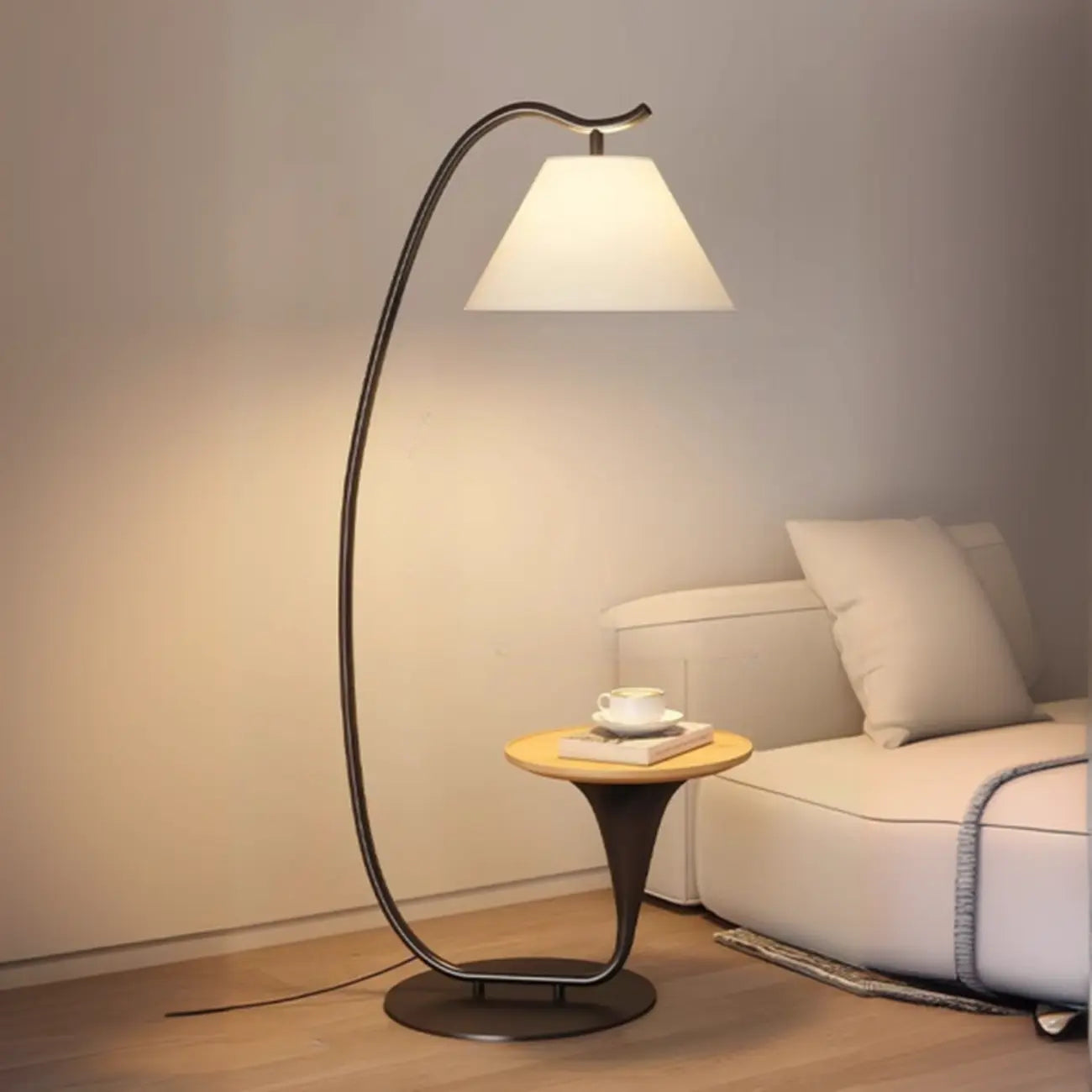 Lampadaire minimaliste en noyer avec table et abat-jour en tissu