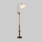 Lampadaire classique en noyer, verre, abat-jour floral et métal arqué