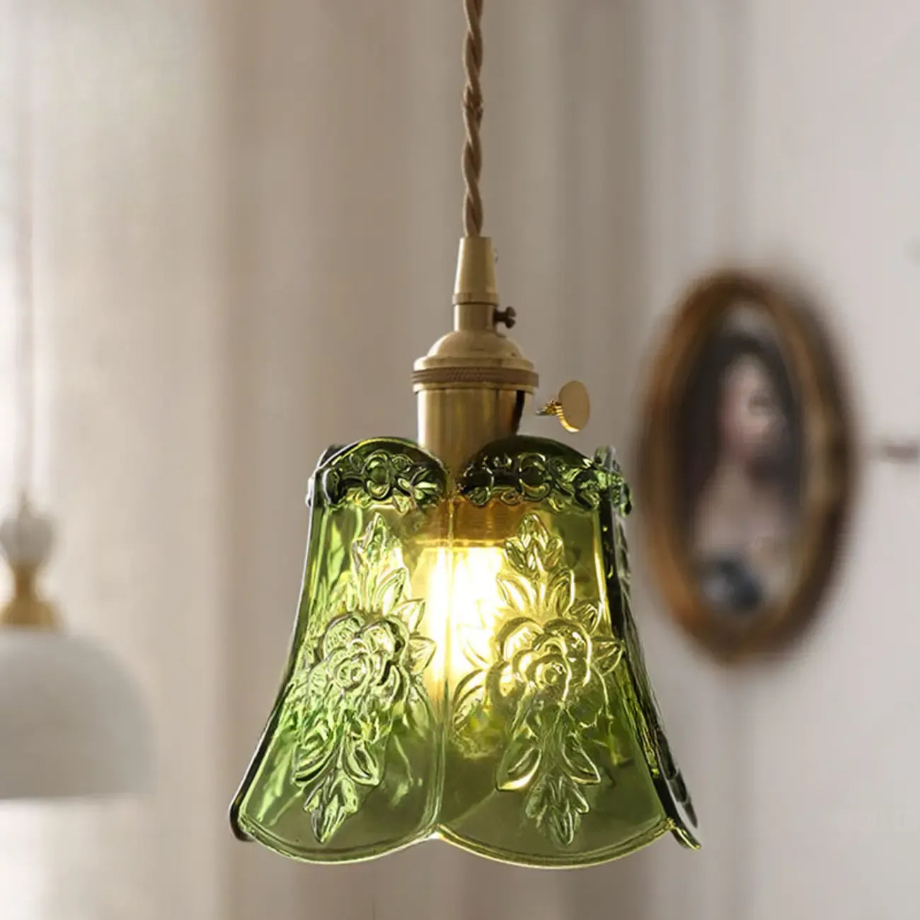 Mini suspension vintage en verre vert en forme de fleur, réglable.