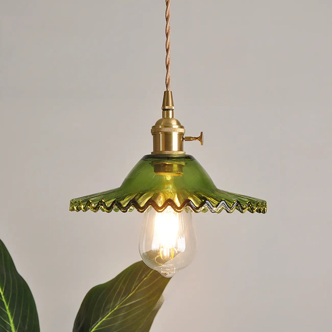 Mini suspension vintage en verre vert en forme de fleur, réglable.