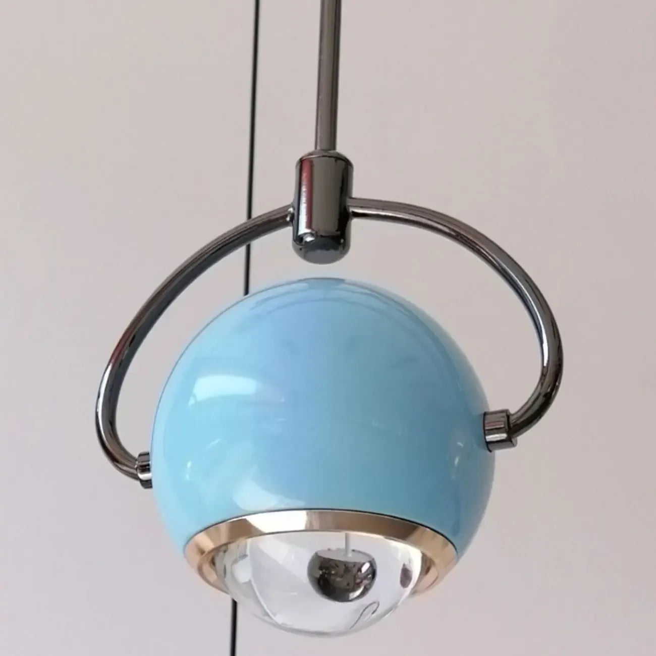 Suspension LED moderne en métal avec globe et variateur pour chambre à coucher
