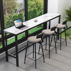 Tables de bar modernes avec plateau en pierre gris tourterelle et repose-pieds en acier