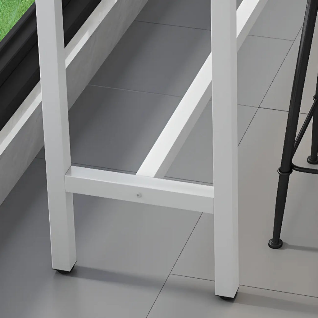 Tables de bar modernes avec plateau en pierre gris tourterelle et repose-pieds en acier