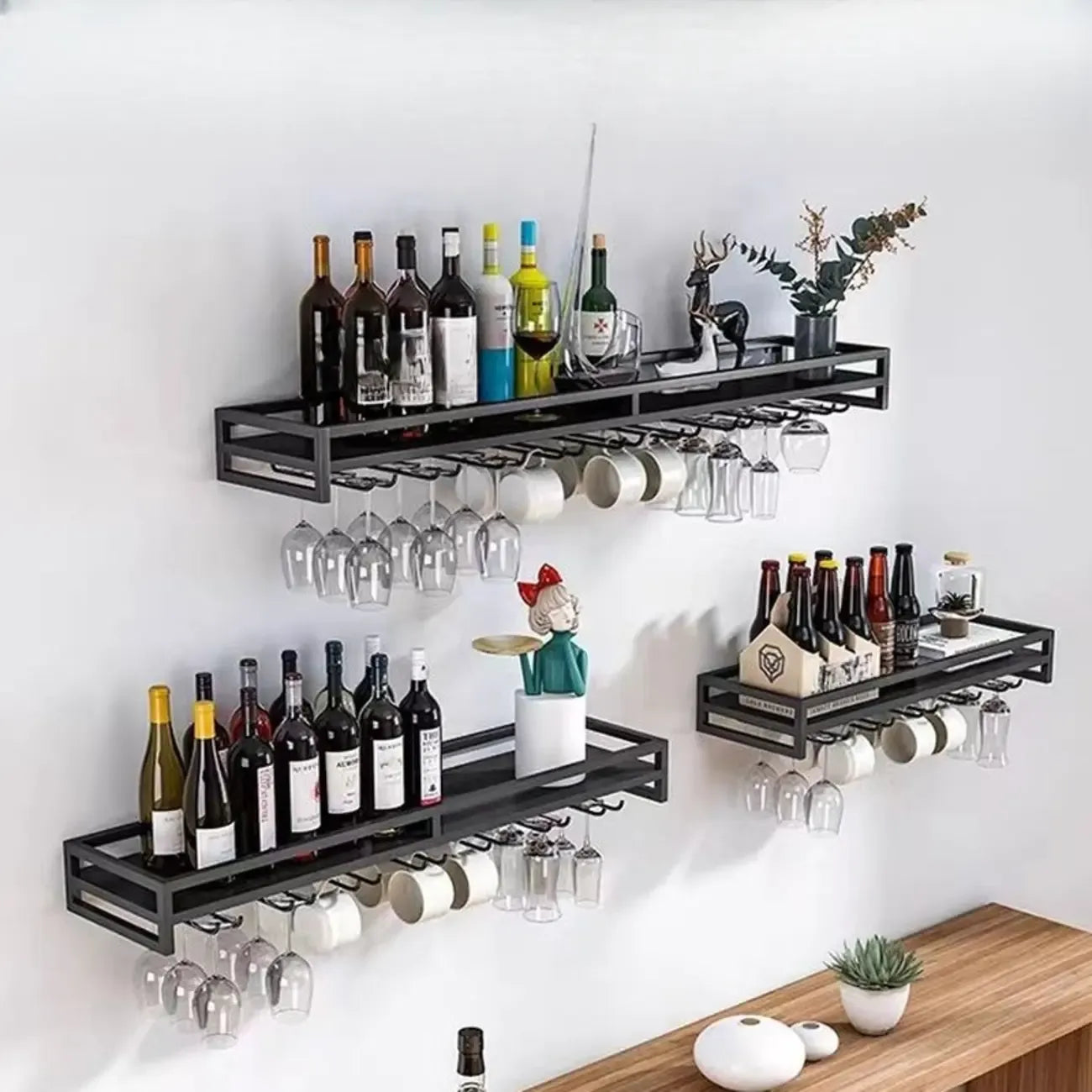 Porte-bouteilles mural en métal avec étagère pour verres