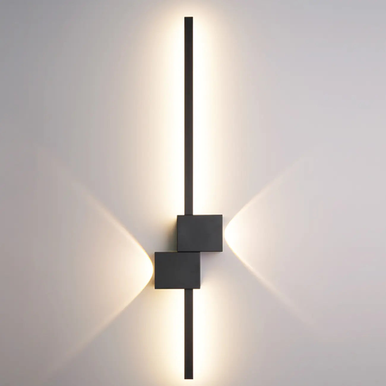 Grande applique murale géométrique noire élégante à 4 lumières LED