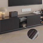 Meuble TV en bois noir de 79 pouces avec rangement ouvert et portes coulissantes