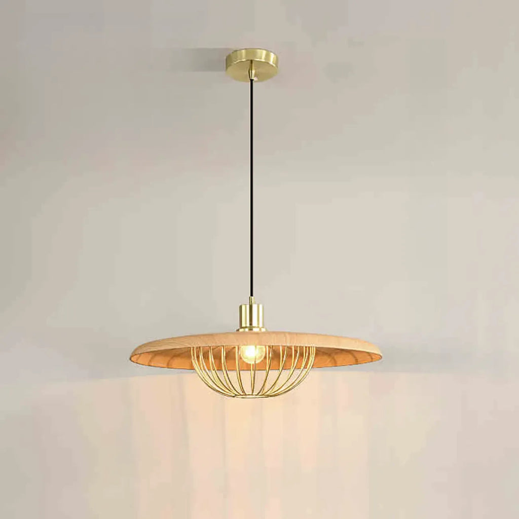 Suspension ronde dorée élégante pour intérieur