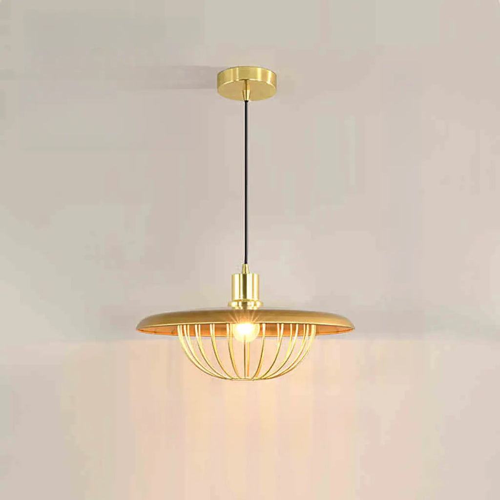 Suspension ronde dorée élégante pour intérieur