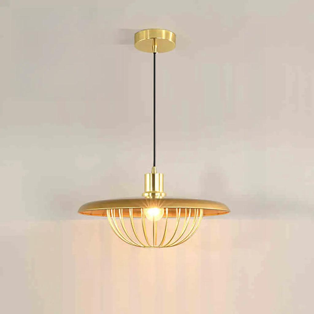 Suspension ronde dorée élégante pour intérieur