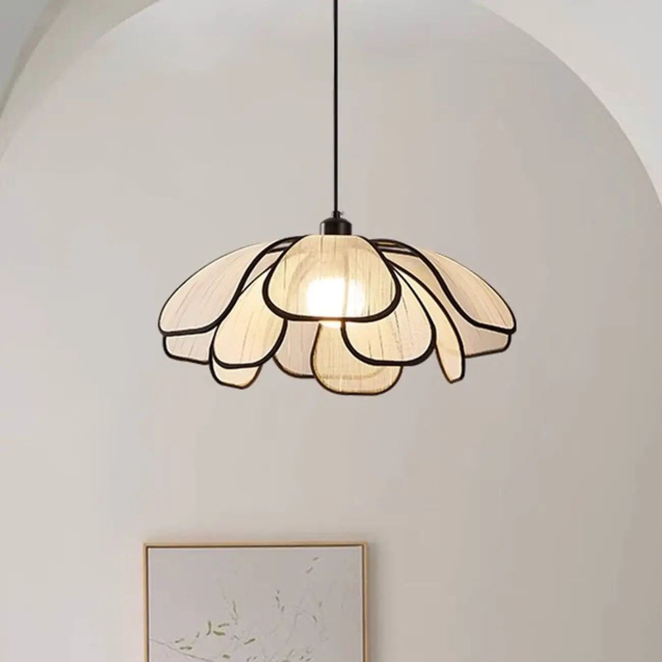 Lampada a sospensione da cucina regolabile in tessuto beige a motivi geometrici