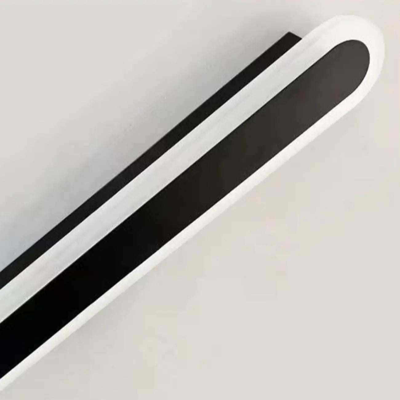 Applique murale LED longue à intensité variable pour chambre à coucher avec revêtement acrylique