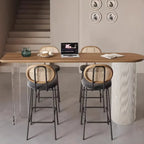 Tables de bar modernes en bois brun et piètement en fer pour bistro