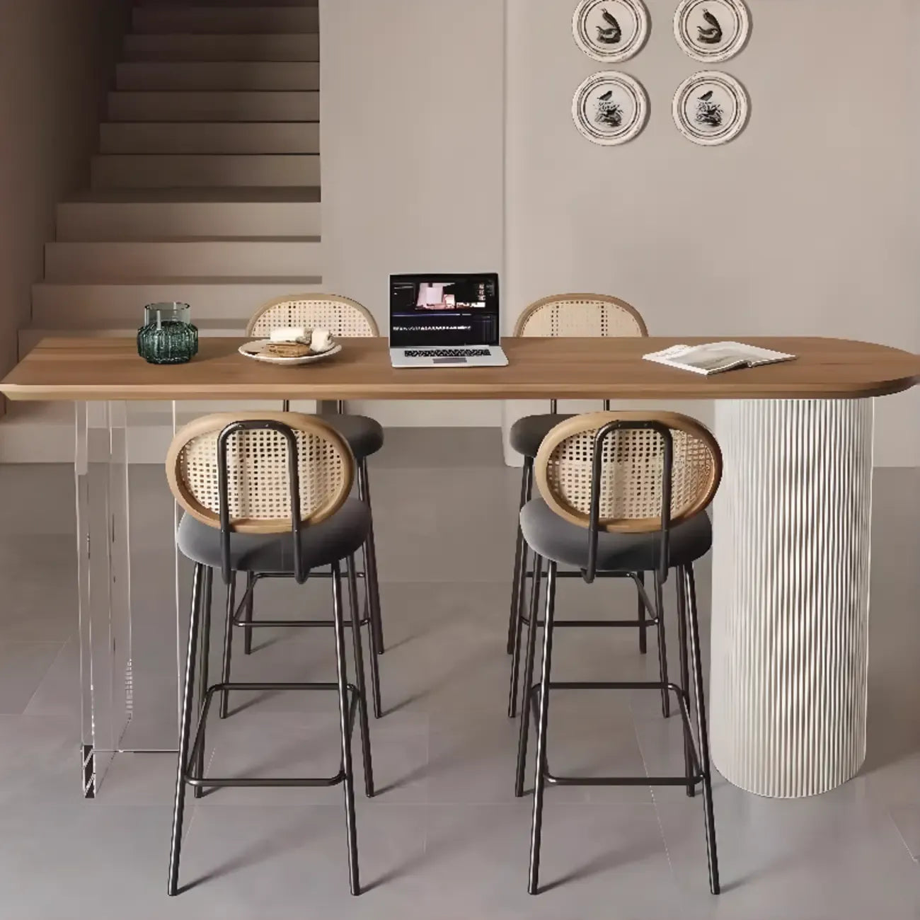 Tables de bar modernes en bois brun et piètement en fer pour bistro