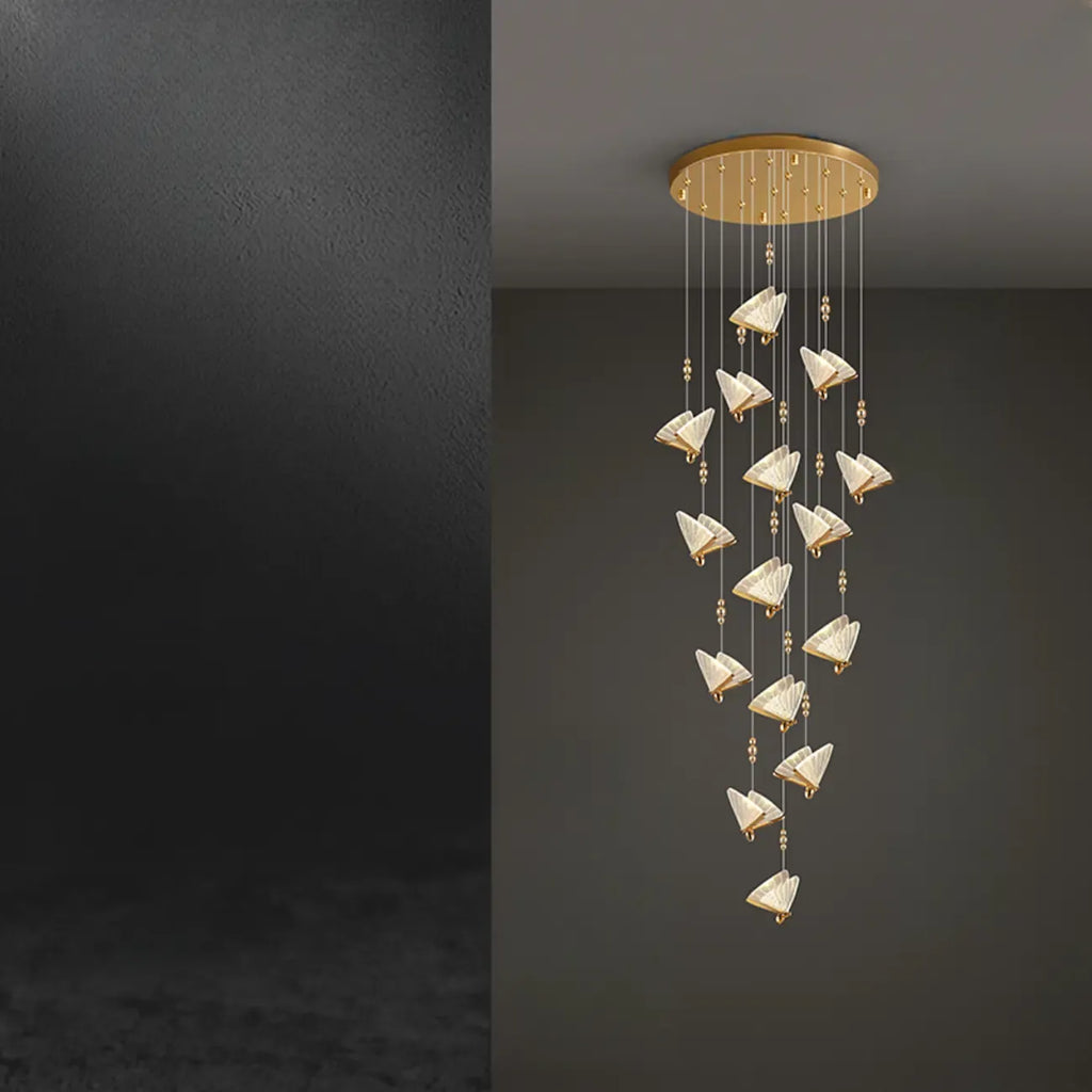 Lustre moderne en cristal à motif papillon linéaire avec télécommande