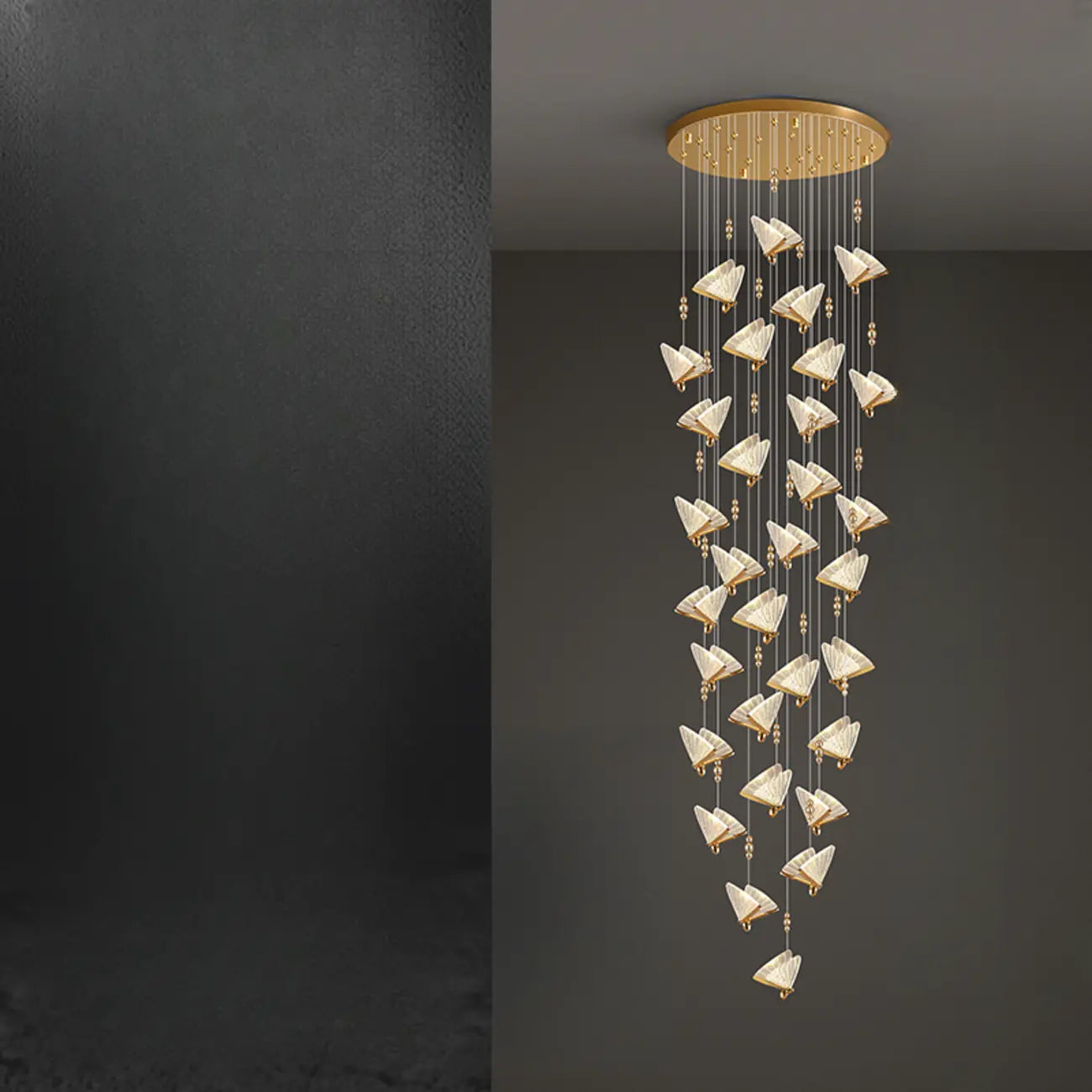 Lustre moderne en cristal à motif papillon linéaire avec télécommande