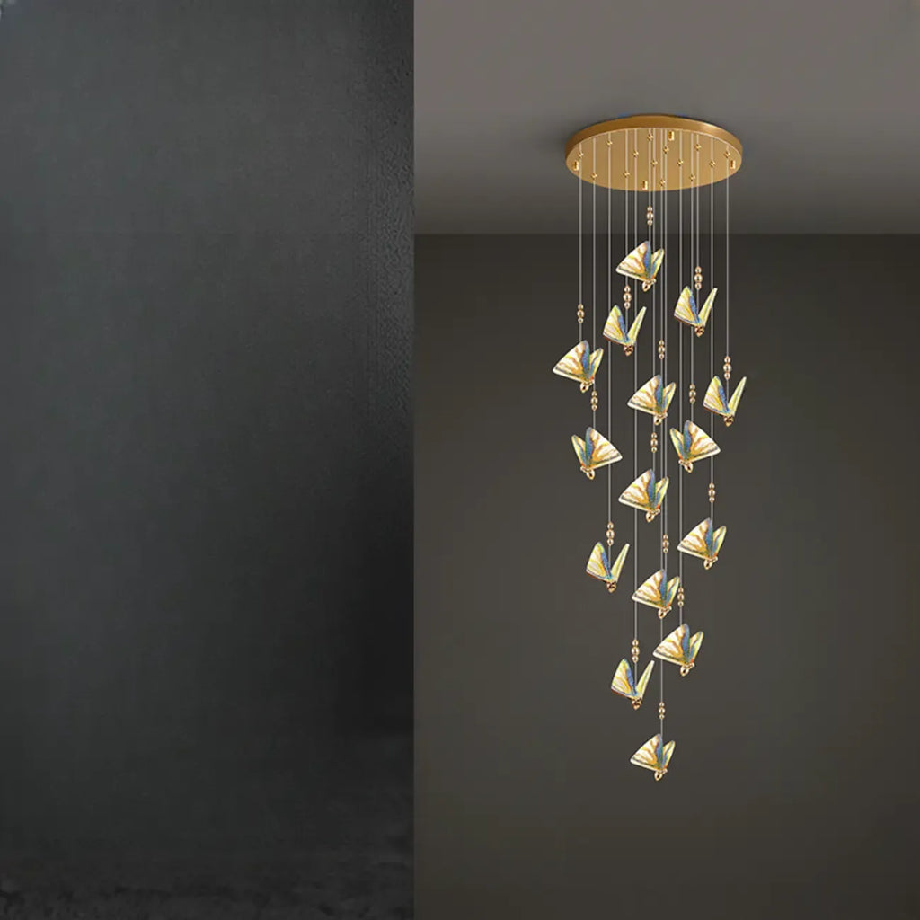 Lustre moderne en cristal à motif papillon linéaire avec télécommande