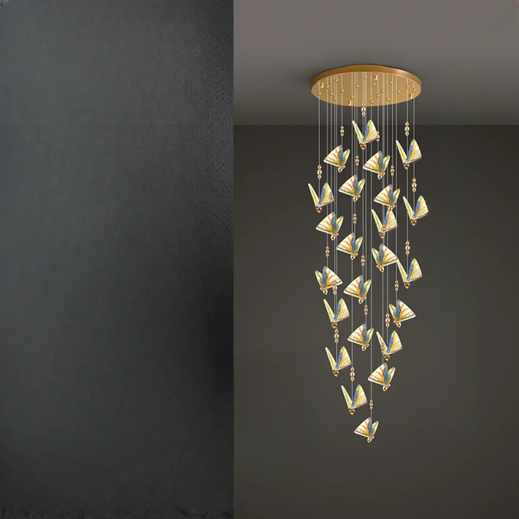 Lustre moderne en cristal à motif papillon linéaire avec télécommande