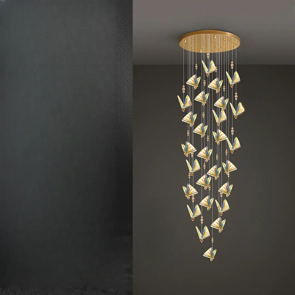 Lustre moderne en cristal à motif papillon linéaire avec télécommande