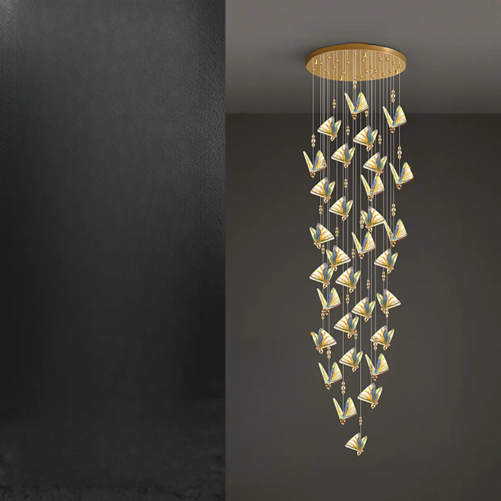 Lustre moderne en cristal à motif papillon linéaire avec télécommande