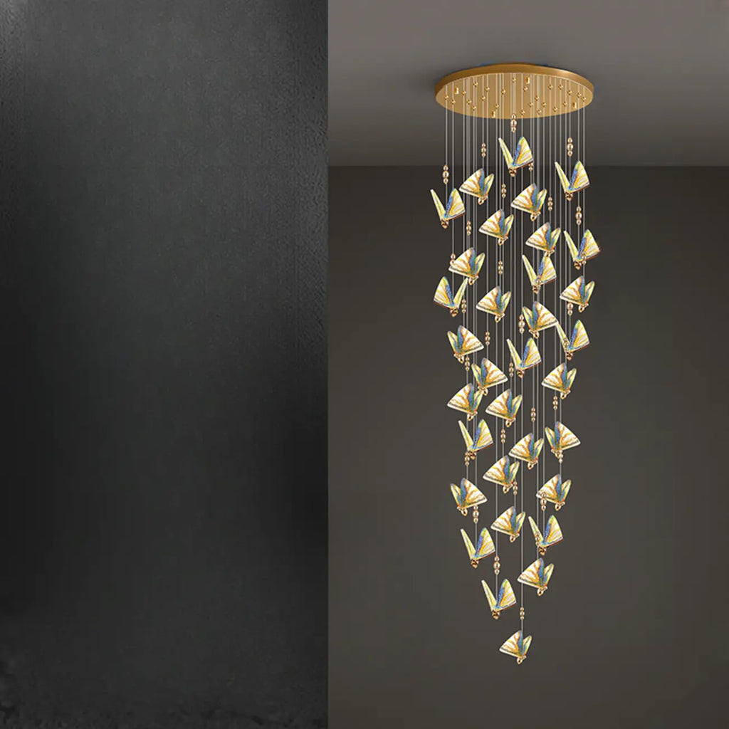 Lustre moderne en cristal à motif papillon linéaire avec télécommande