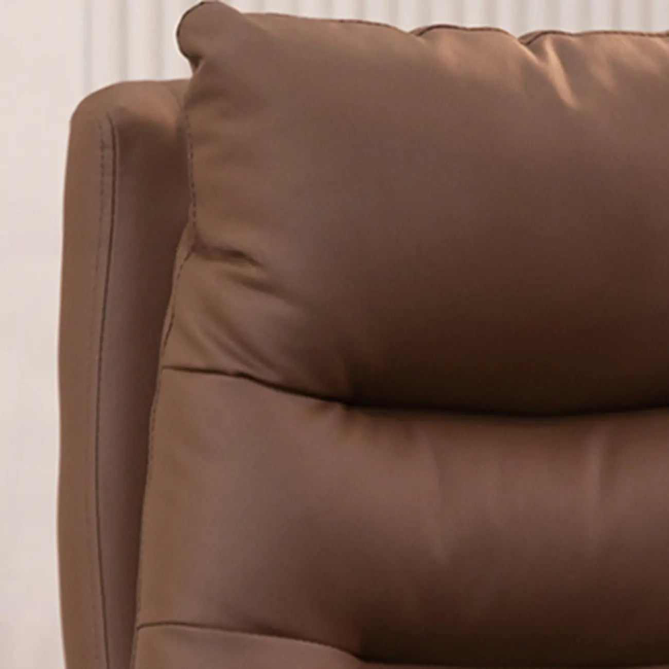Chaise de bureau ergonomique en cuir noir réglable avec roulettes