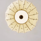 Suspension moderne en tissu blanc cassé avec 5 ampoules et LED